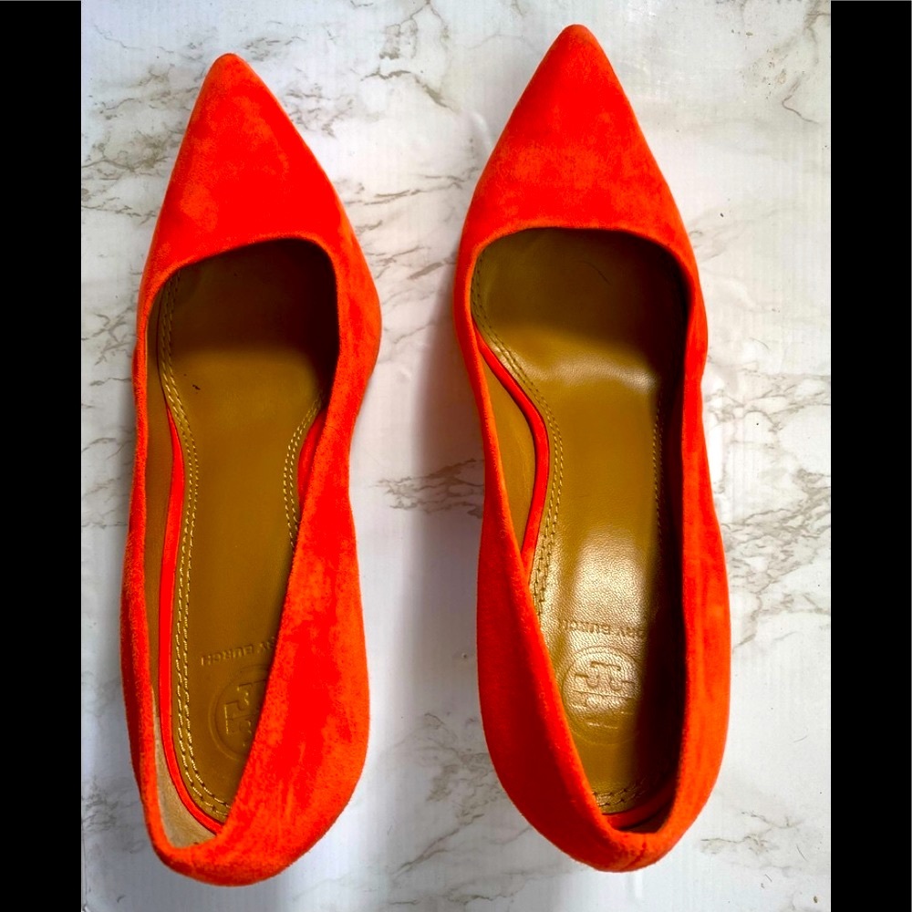 Super cute, Orange Tory Burch heels in size 8 .  Perfect for Fall🍂🍁
